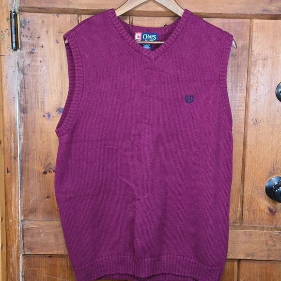 Chaps Mens Sweater Vest V Neck Magenta Size M Embroidered Logo Pullover - Picture 4 of 4